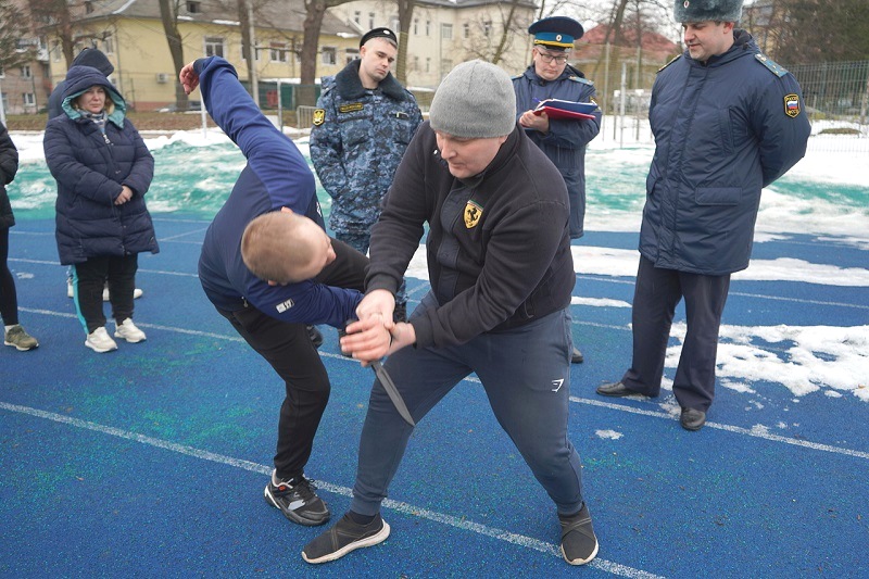 Сотрудники УФССП России по Калининградской области сдают комплексные зачёты