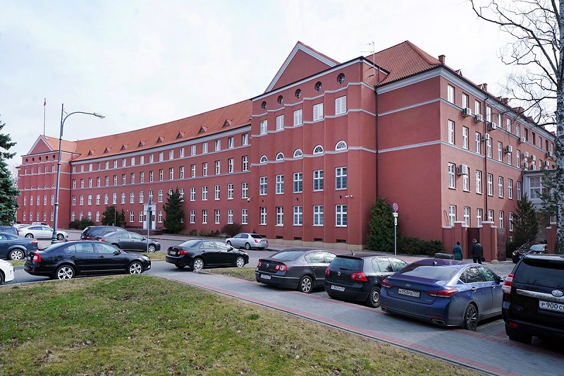 000 V Lentu 9